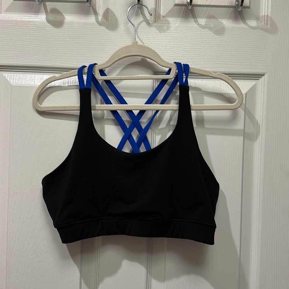 GAP Strappy Sports Bra